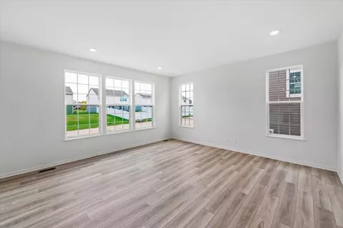 91 Sweetflag Cir, Elgin, IL 60124 photo 12