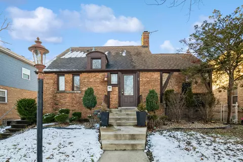 9704 S Central Park Ave, Evergreen Park, IL 60805