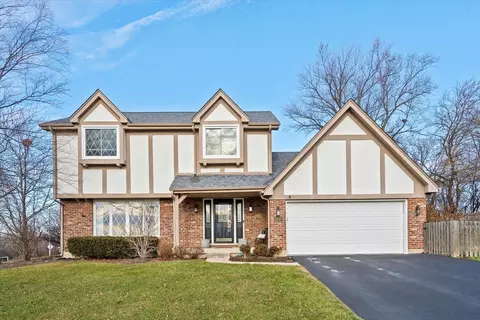 2235 Stonegate Ln, Wheaton, IL 60189