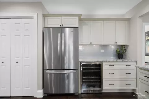 2235 Stonegate Ln, Wheaton, IL 60189 photo 8