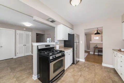 526 Short Ln, Glenview, IL 60025 photo 7
