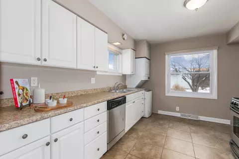 526 Short Ln, Glenview, IL 60025 photo 6