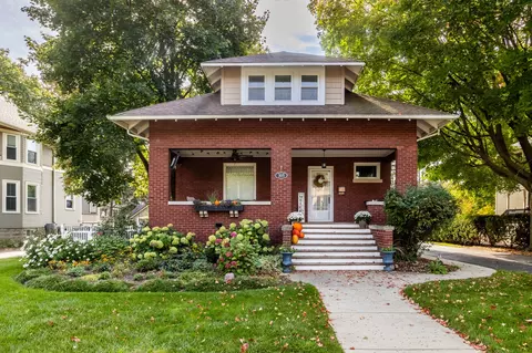 305 Euclid Ave, Arlington Heights, IL 60004