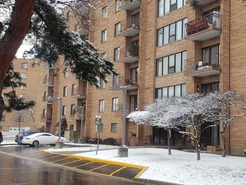 1777 W Crystal Ln #408, Mount Prospect, IL 60056