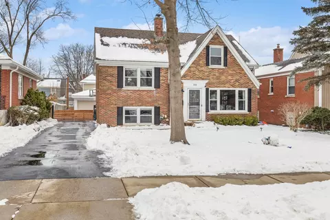 135 N Peck Ave, La Grange, IL 60525