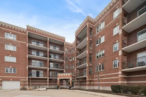 455 W Front St #303, Wheaton, IL 60187