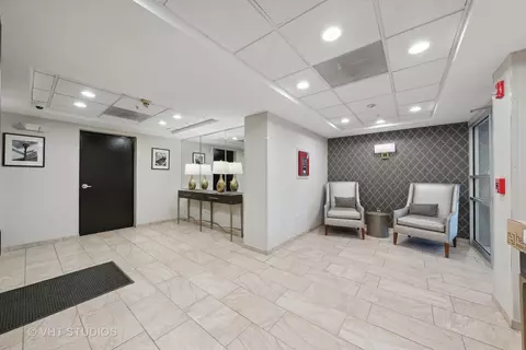 455 W Front St #303, Wheaton, IL 60187 photo 3