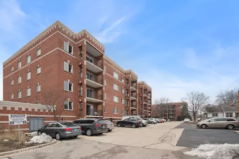 455 W Front St #303, Wheaton, IL 60187 photo 19