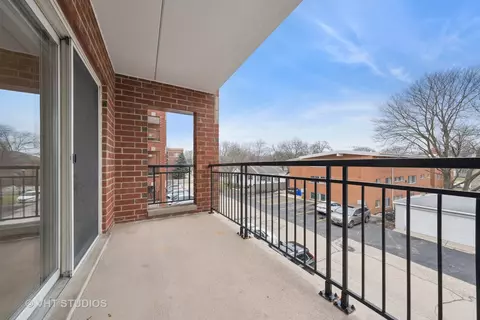 455 W Front St #303, Wheaton, IL 60187 photo 16