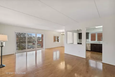 455 W Front St #303, Wheaton, IL 60187 photo 5