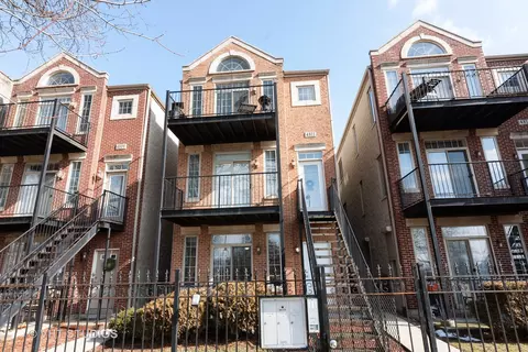 4811 S Wabash Ave #3, Chicago, IL 60615