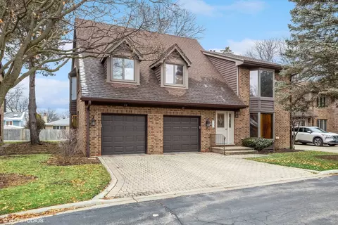 24 Kings Ct #U24, Westchester, IL 60154
