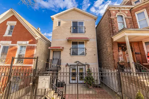 2111 S Fairfield Ave #3, Chicago, IL 60608