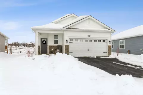 12 Savannah Ct, Algonquin, IL 60102