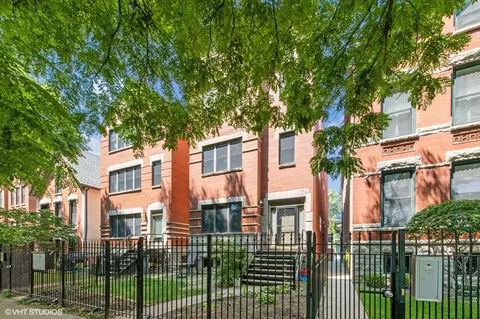 2132 W Schiller St #1R, Chicago, IL 60622