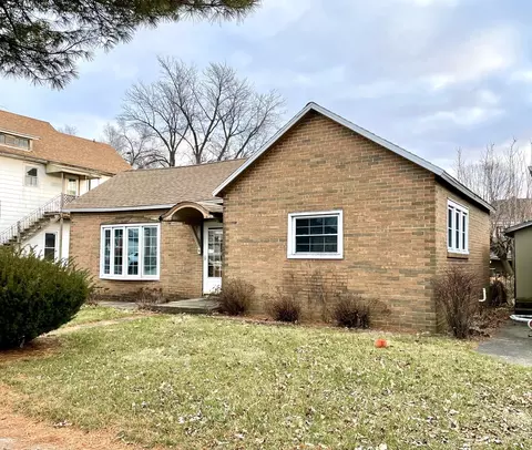205 W Cleveland St, Spring Valley, IL 61362