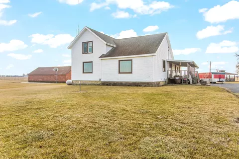 1557 E 2900 North Rd, Clifton, IL 60927