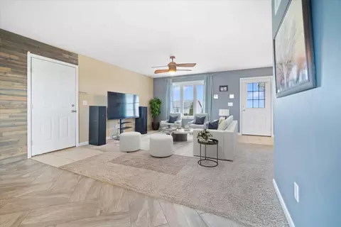 Living - 412 Travis Dr, Carlock, IL 61725 photo 1 of 1