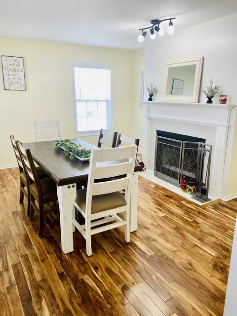 Dining - 914 Brook Meadow Dr, Compton, IL 61318 photo 1 of 2