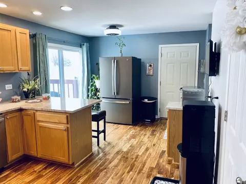 Kitchen - 914 Brook Meadow Dr, Compton, IL 61318 photo 1 of 2
