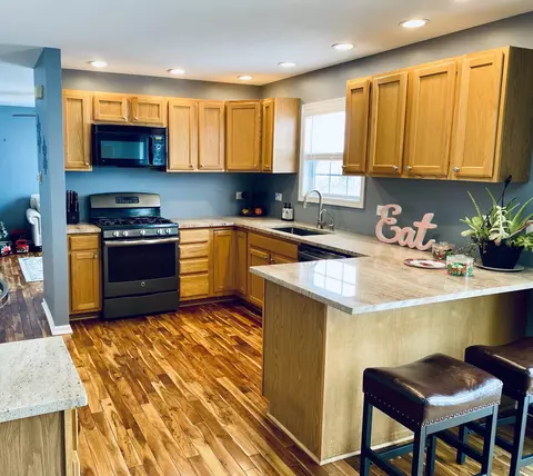 Kitchen - 914 Brook Meadow Dr, Compton, IL 61318 photo 2 of 2