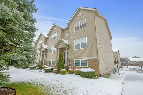 2008 S Austrian Pine St, Lockport, IL 60441