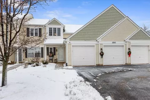 2843 Rutland Cir #202, Naperville, IL 60564