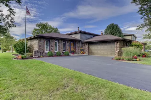 3484 Gilbert Ct, Crete, IL 60417