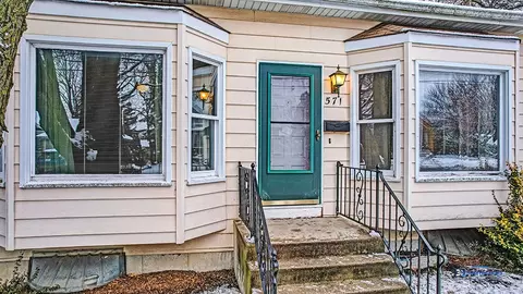 571 Clark St, Elgin, IL 60123 photo 2