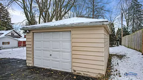 571 Clark St, Elgin, IL 60123 photo 4