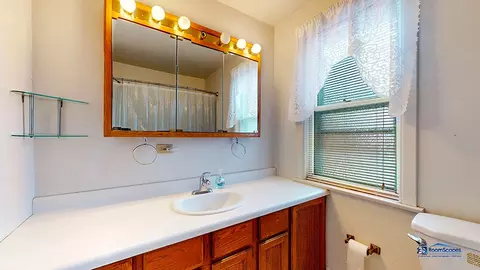 571 Clark St, Elgin, IL 60123 photo 15