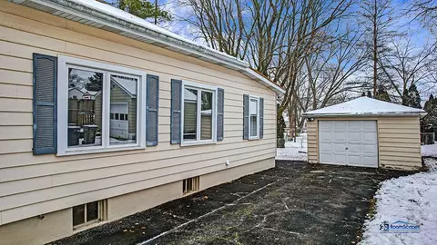 571 Clark St, Elgin, IL 60123 photo 3