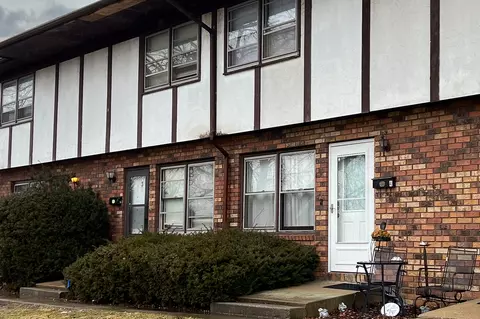 706 Golfcrest Rd #4, Normal, IL 61761
