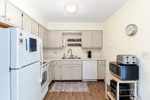 706 Golfcrest Rd #4, Normal, IL 61761 photo 7