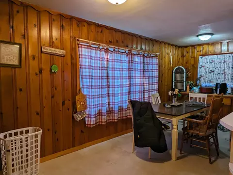 106 E Jefferson St, Freeport, IL 61032 photo 11