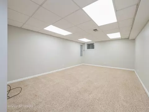740 W Paddock Dr, Wheeling, IL 60090 photo 18