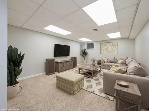 740 W Paddock Dr, Wheeling, IL 60090 photo 17