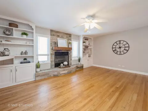 740 W Paddock Dr, Wheeling, IL 60090 photo 5