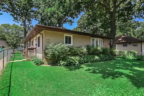 1326 Walnut St, Waukegan, IL 60085