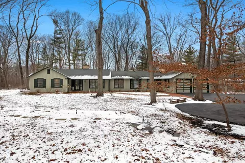 760 Thornmeadow Rd, Riverwoods, IL 60015
