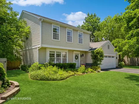 8 Margate Ct, Lake Zurich, IL 60047