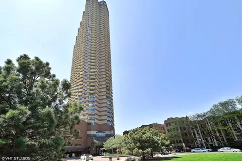 3660 N Lake Shore Dr #3104, Chicago, IL 60613