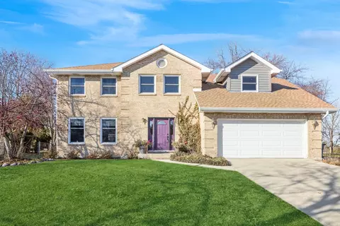 640 Kruk St, Lemont, IL 60439