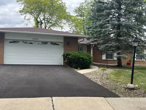 22428 Lakeshore Dr, Richton Park, IL 60471