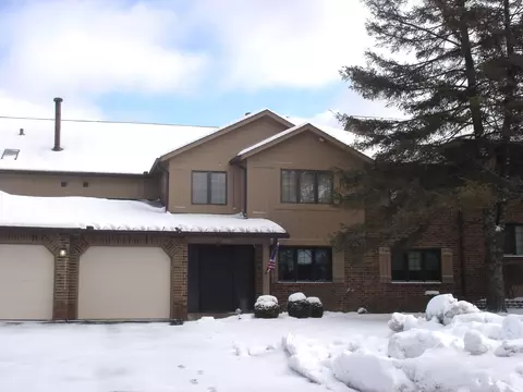 13255 Oak Hills Pkwy #2CR, Palos Heights, IL 60463