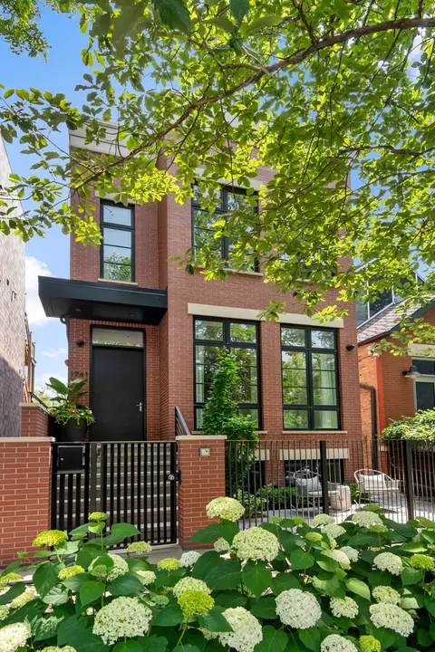 1741 N Hoyne Ave, Chicago, IL 60647