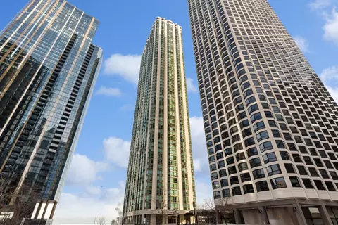 195 N Harbor Dr #3004, Chicago, IL 60601