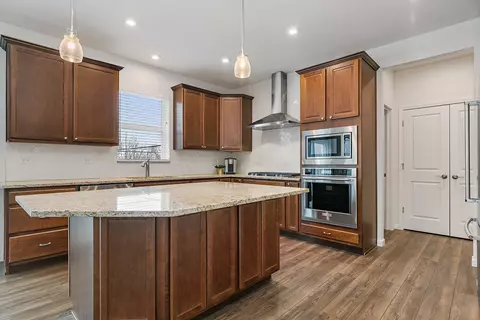 858 Marlisle Ct, Elgin, IL 60124 photo 12