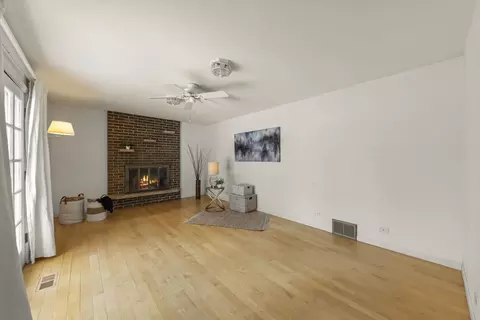 1785 Windsor Dr, Wheaton, IL 60189 photo 14