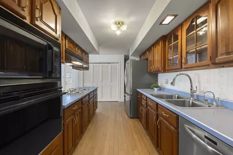 1785 Windsor Dr, Wheaton, IL 60189 photo 8